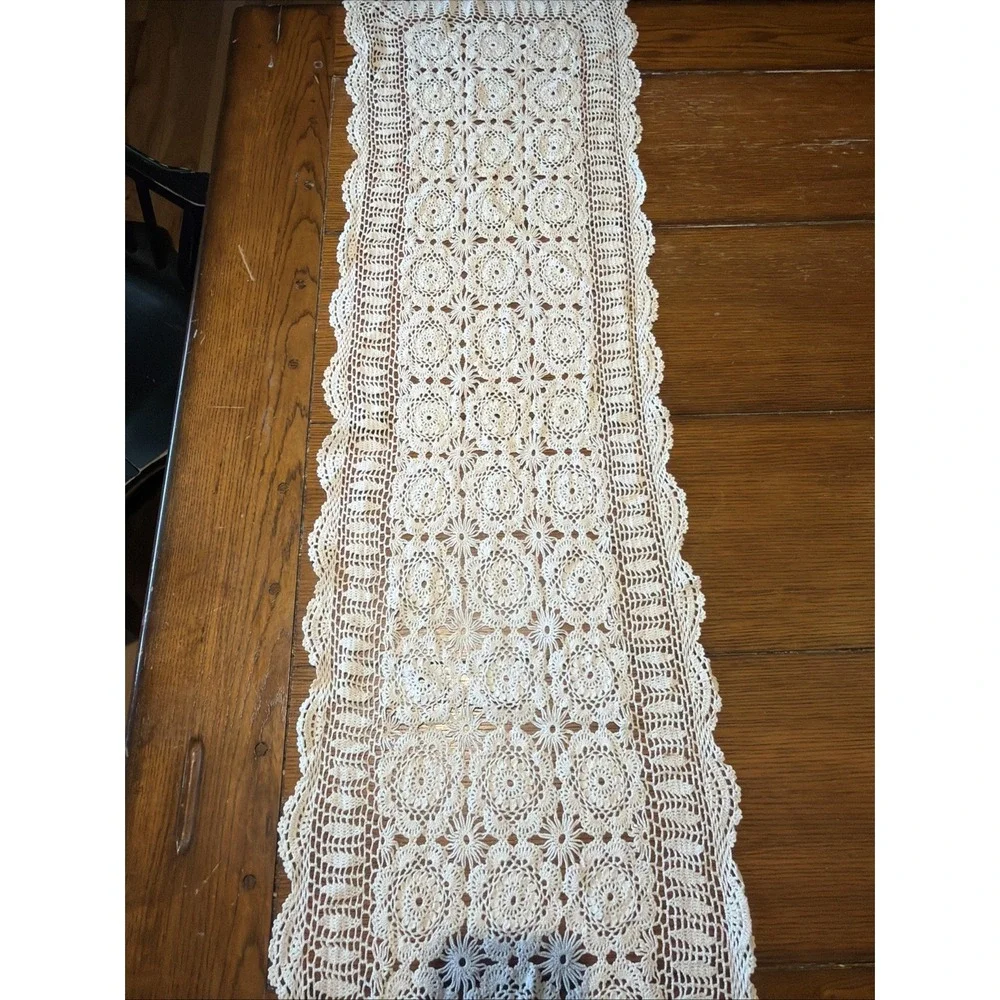Vtg Table Runner Doily Crochet 45